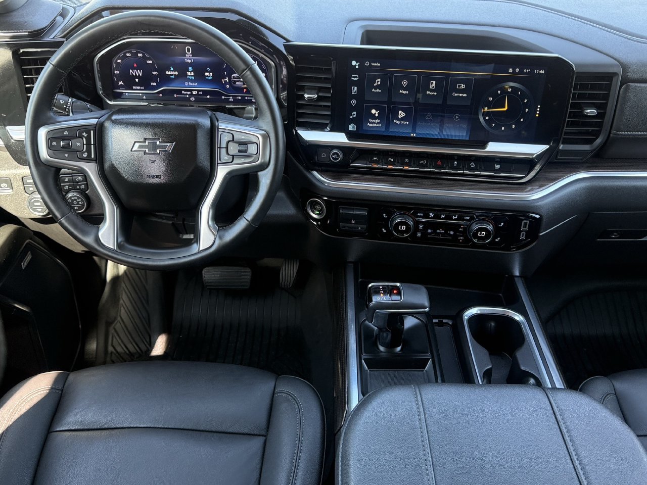 Used 2024 Chevrolet Silverado 1500 LT Trail Boss w/ LT Trail Boss Premium Package AWD/4WD image 10