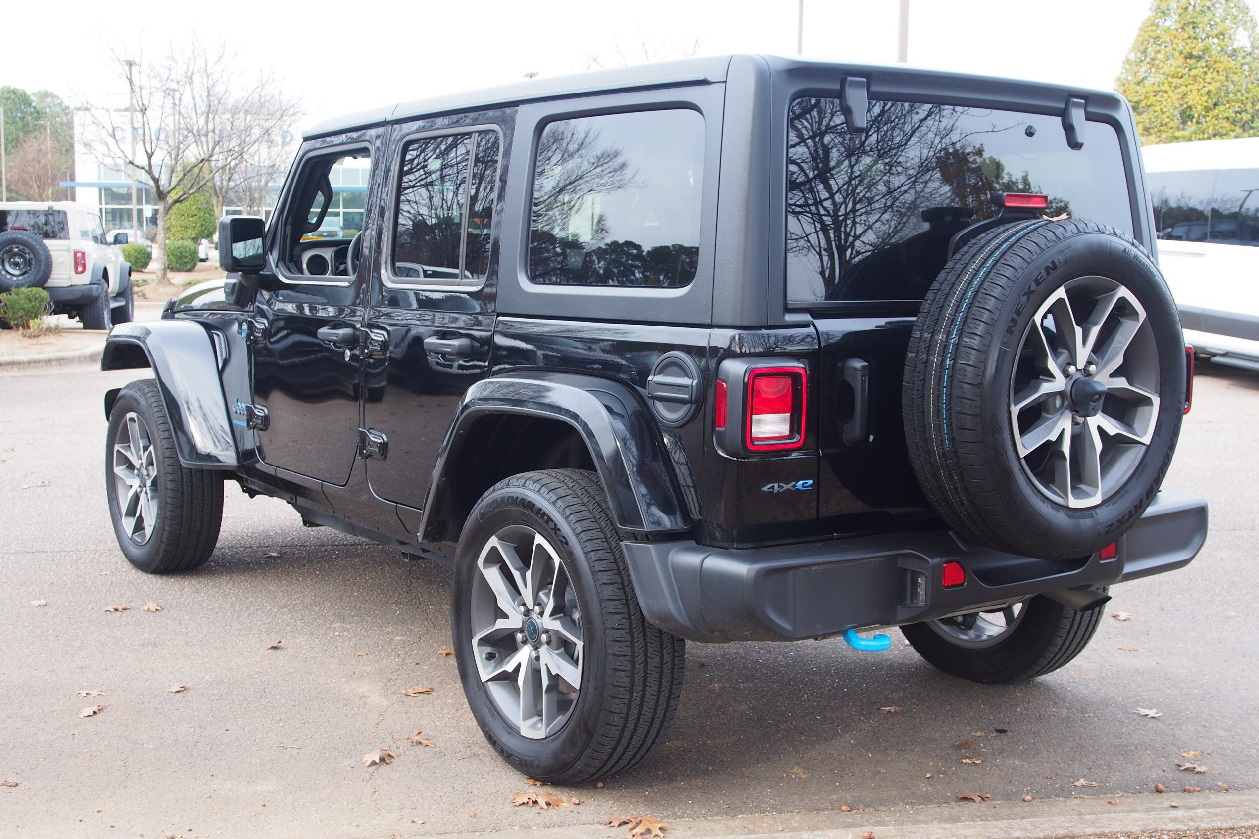 Used 2024 Jeep Wrangler Sport S w/ Convenience Group image 3