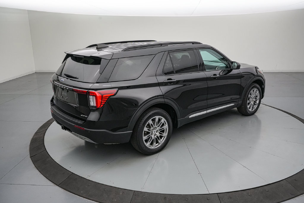 Certified 2025 Ford Explorer Active w/ Active Comfort Package AWD/4WD image 4