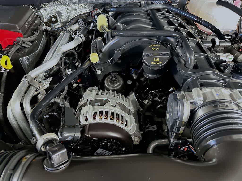 Used 2025 Jeep Gladiator Sport AWD/4WD image 9
