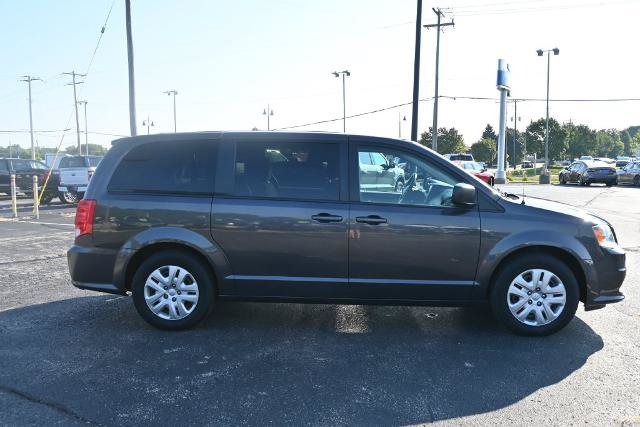 Used 2018 Dodge Grand Caravan SE w/ UConnect Hands-Free Group FWD image 8