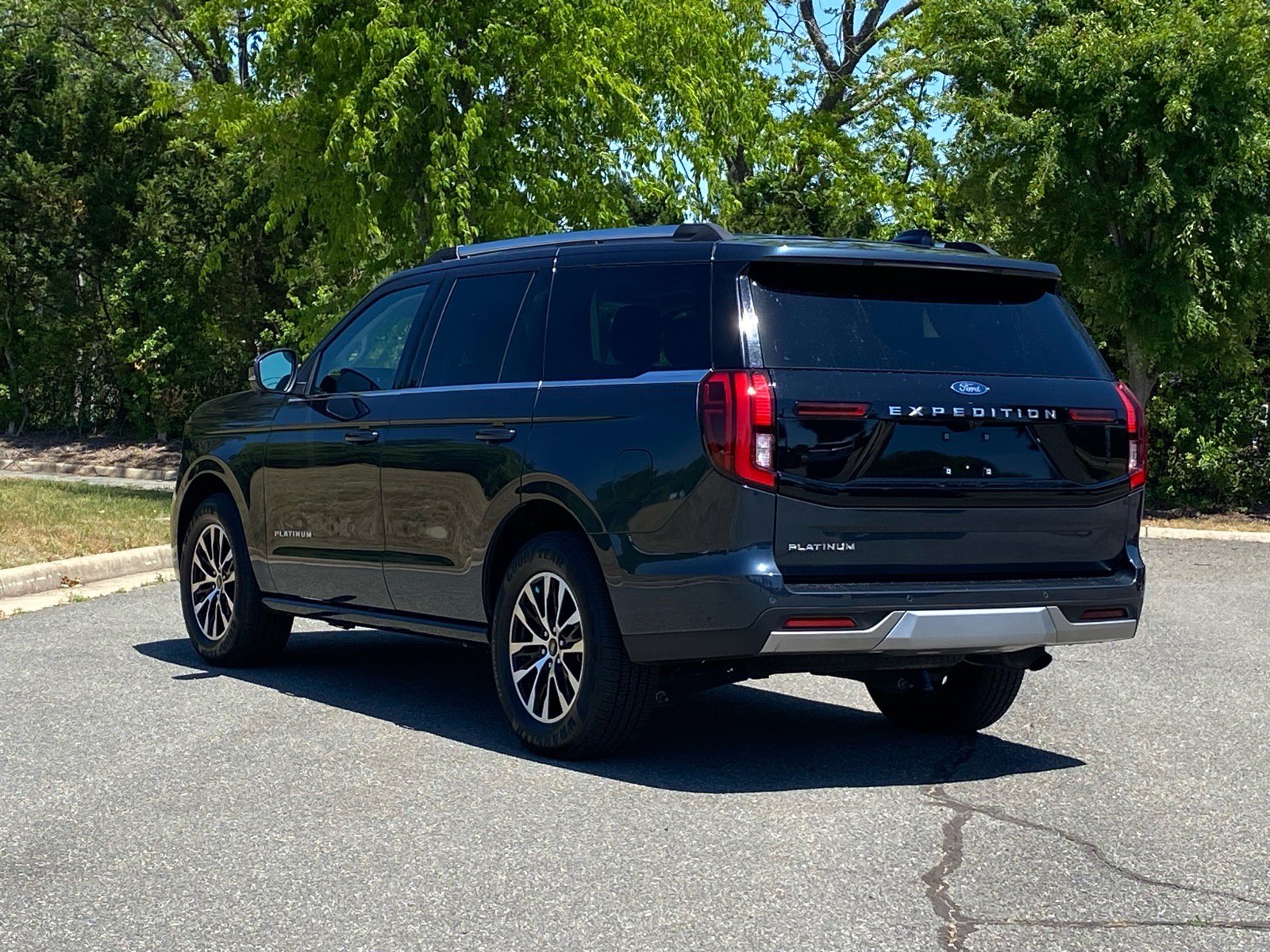 Certified 2025 Ford Expedition Platinum AWD/4WD image 6