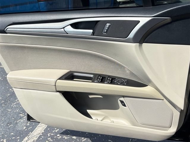 Certified 2020 Ford Fusion SE FWD image 15