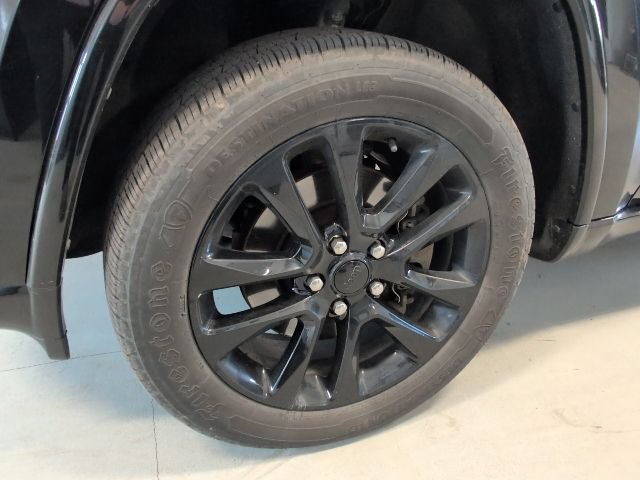 Used 2021 Jeep Grand Cherokee Laredo X AWD/4WD image 9
