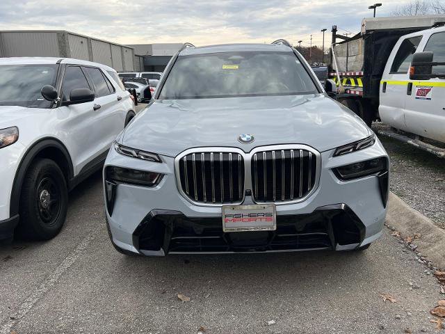 Used 2025 BMW X7 xDrive40i w/ M Sport Package image 2