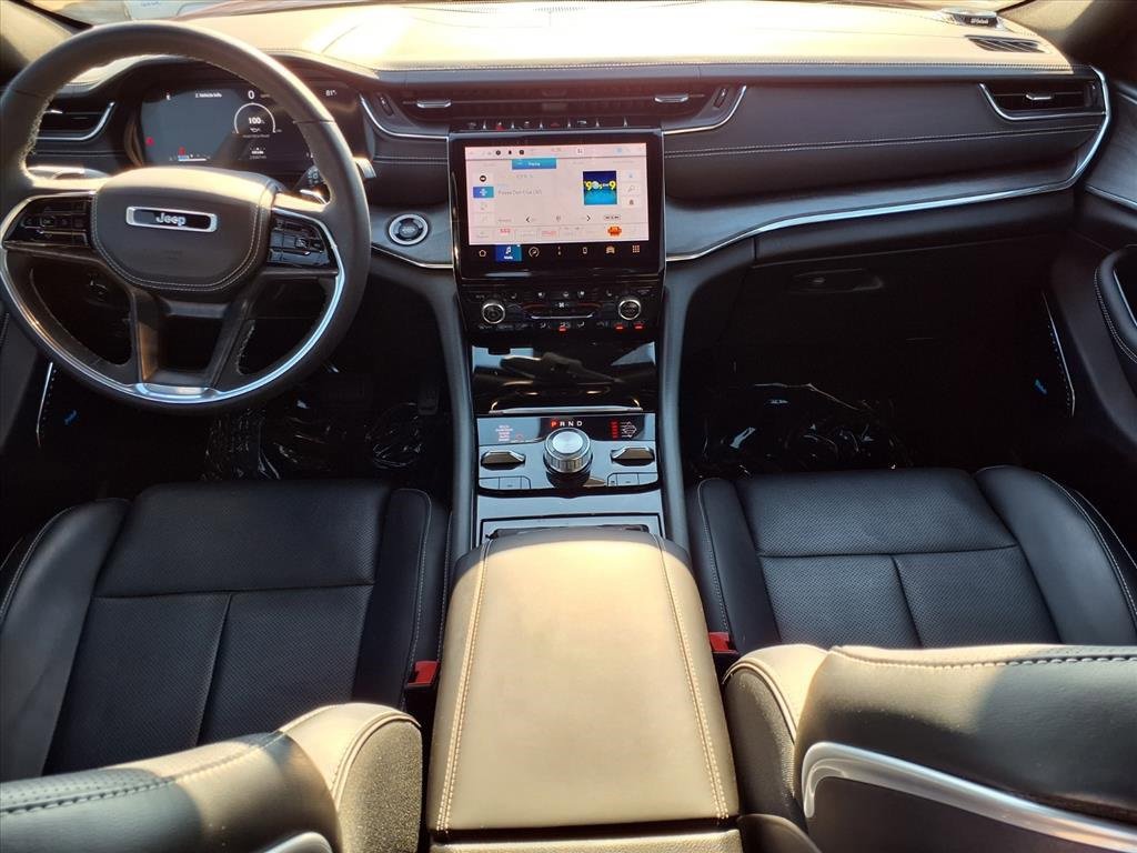 Used 2023 Jeep Grand Cherokee Overland w/ Luxury Tech Group IV image 3