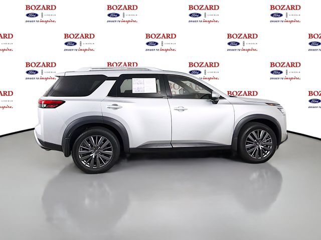Used 2024 Nissan Pathfinder SL w/ SL Premium Package FWD image 9