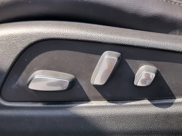 Used 2019 Cadillac XT5 Luxury FWD image 4