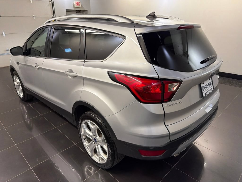 Certified 2019 Ford Escape Titanium AWD/4WD image 4