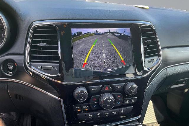 Used 2022 Jeep Grand Cherokee Limited w/ Tech Group AWD/4WD image 21
