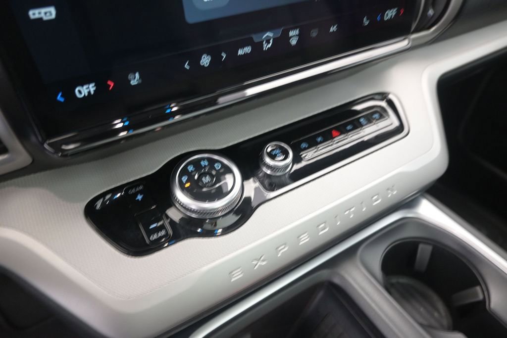 Certified 2025 Ford Expedition Active RWD image 17