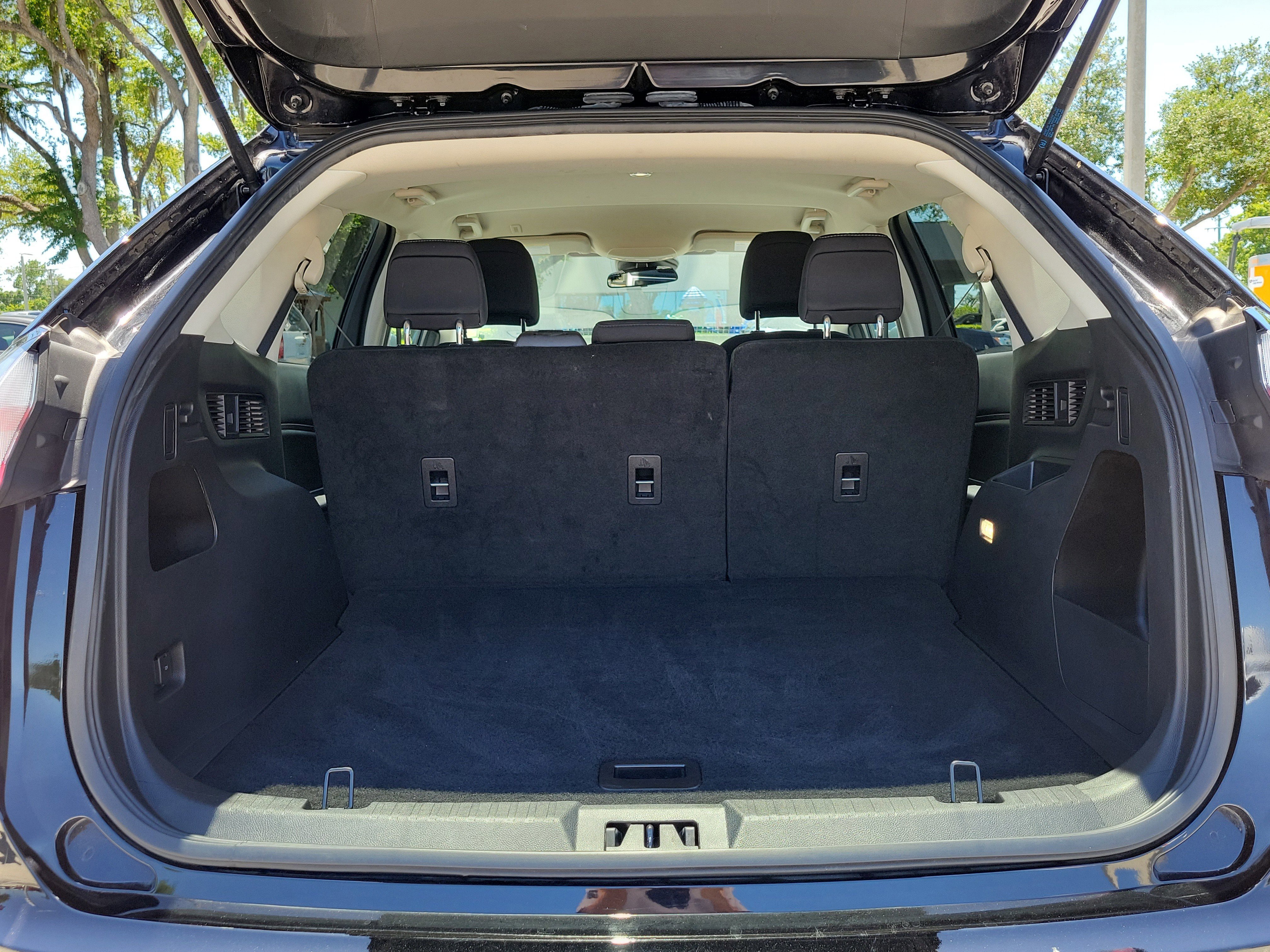 Certified 2024 Ford Edge SE image 11