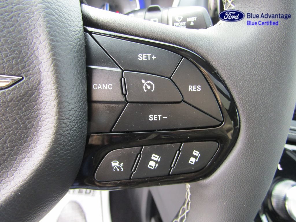 Used 2025 Chrysler Pacifica Limited FWD image 30
