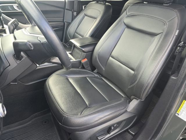 Certified 2022 Ford Explorer XLT w/ Equipment Group 202A AWD/4WD image 24