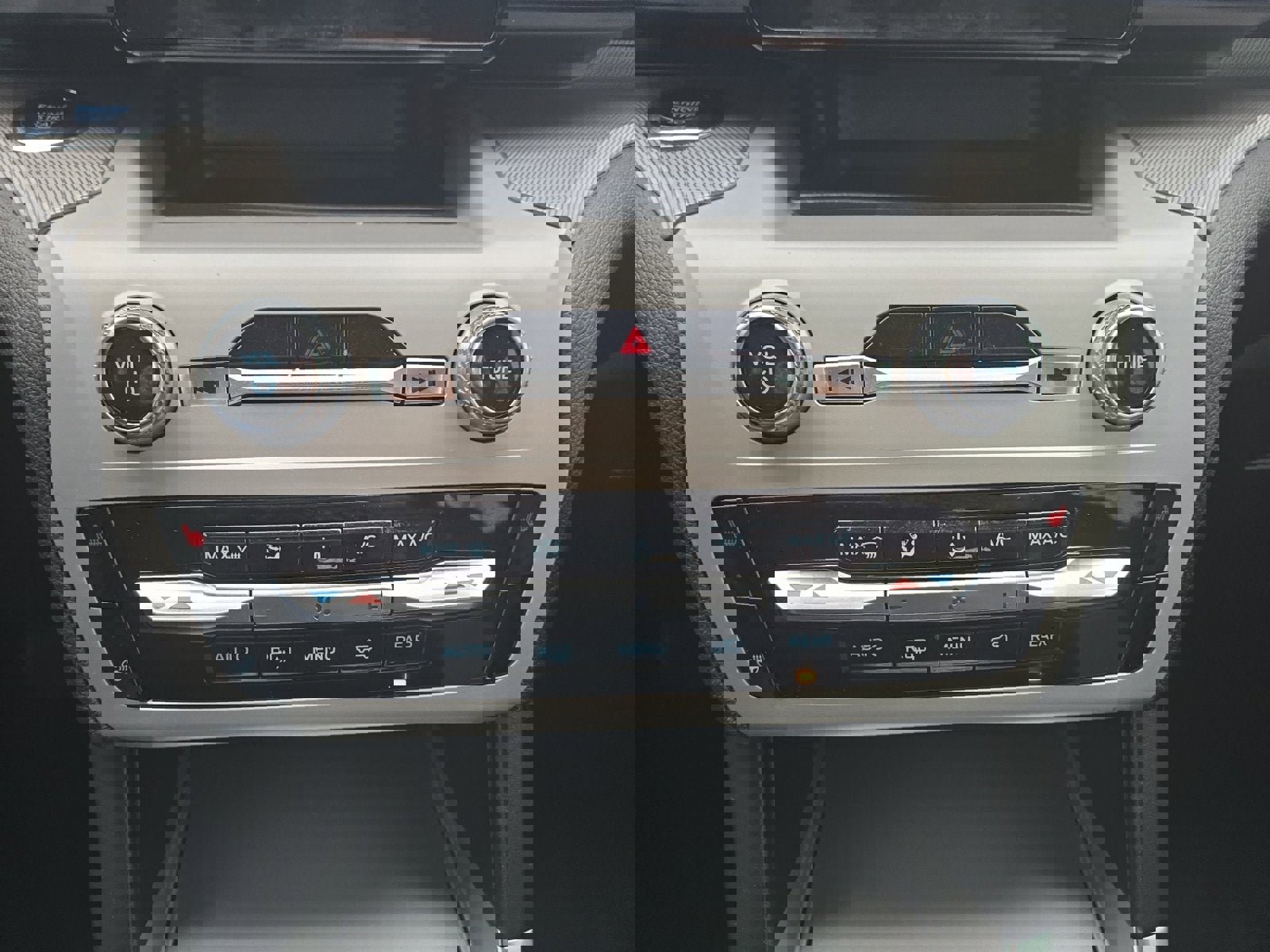 Certified 2024 Ford Explorer XLT w/ Equipment Group 202A image 20