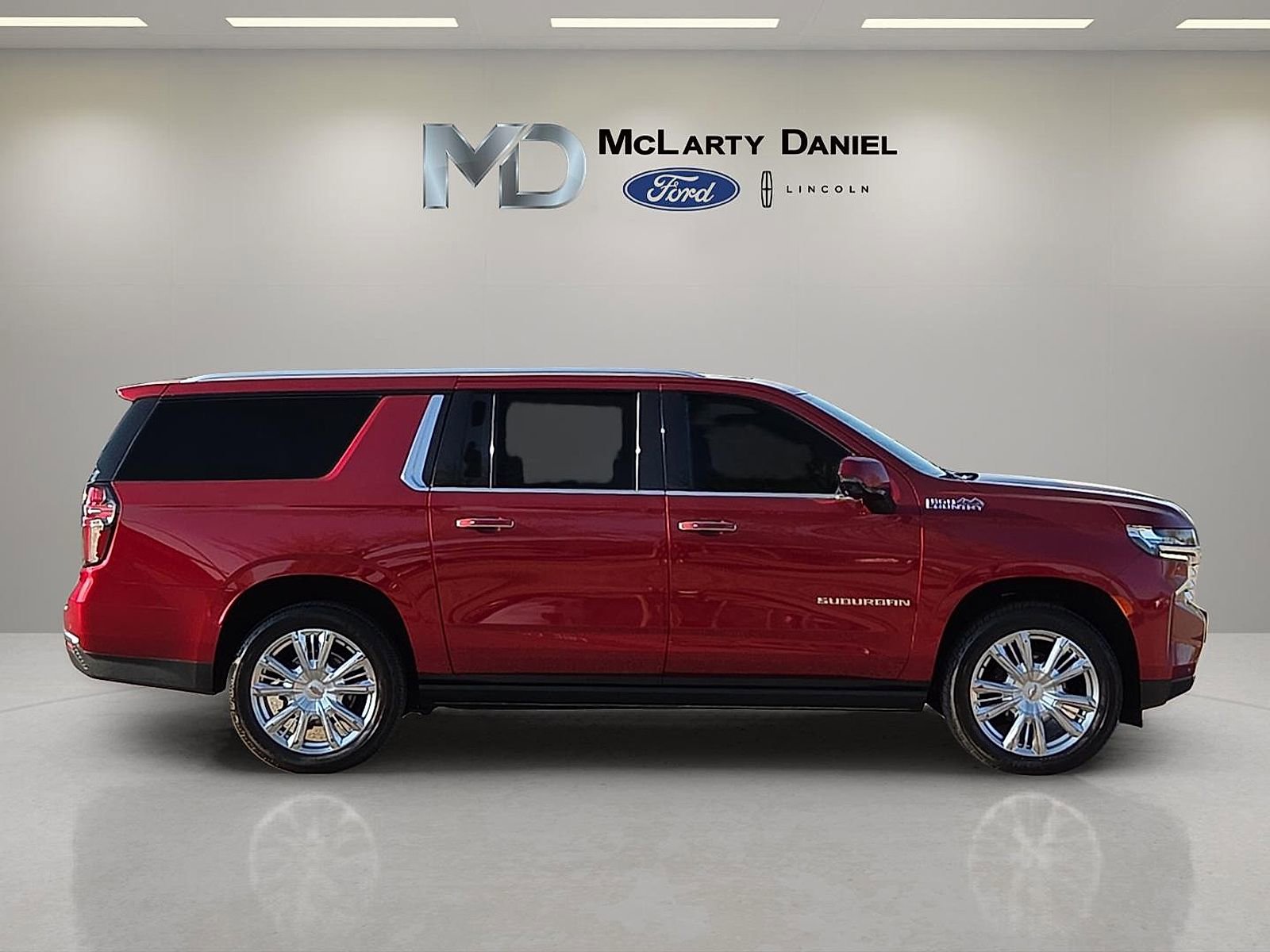 Used 2022 Chevrolet Suburban High Country AWD/4WD image 6