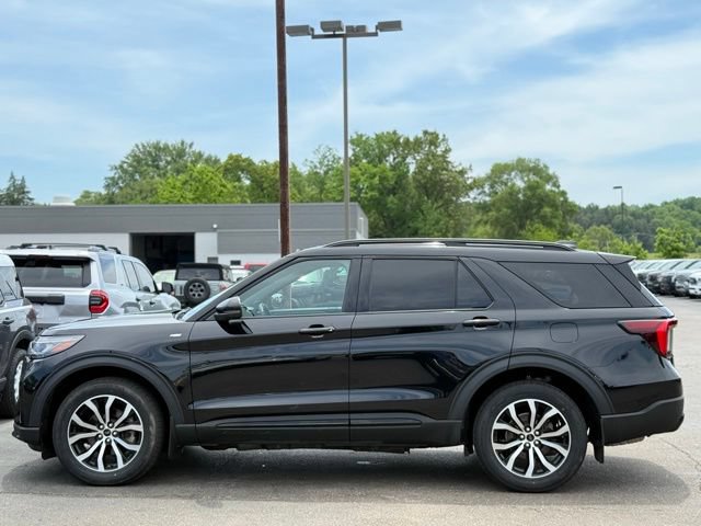 Certified 2025 Ford Explorer ST-Line AWD/4WD image 44