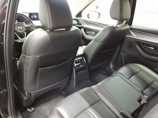 Used 2025 MAZDA CX-70 3.3 Turbo w/ Preferred Package AWD/4WD image 14