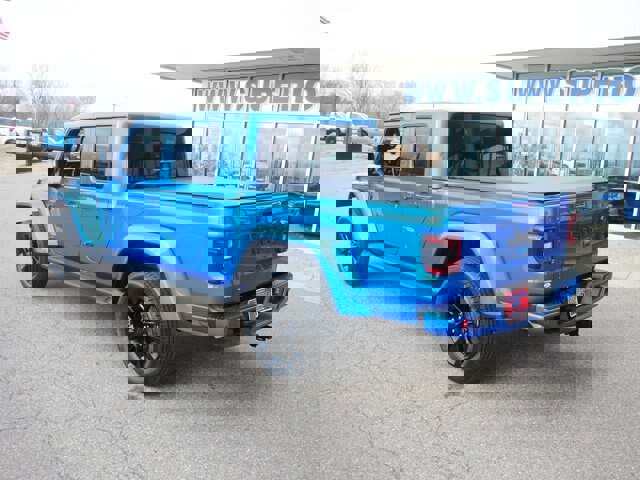 Used 2022 Jeep Gladiator Overland image 5