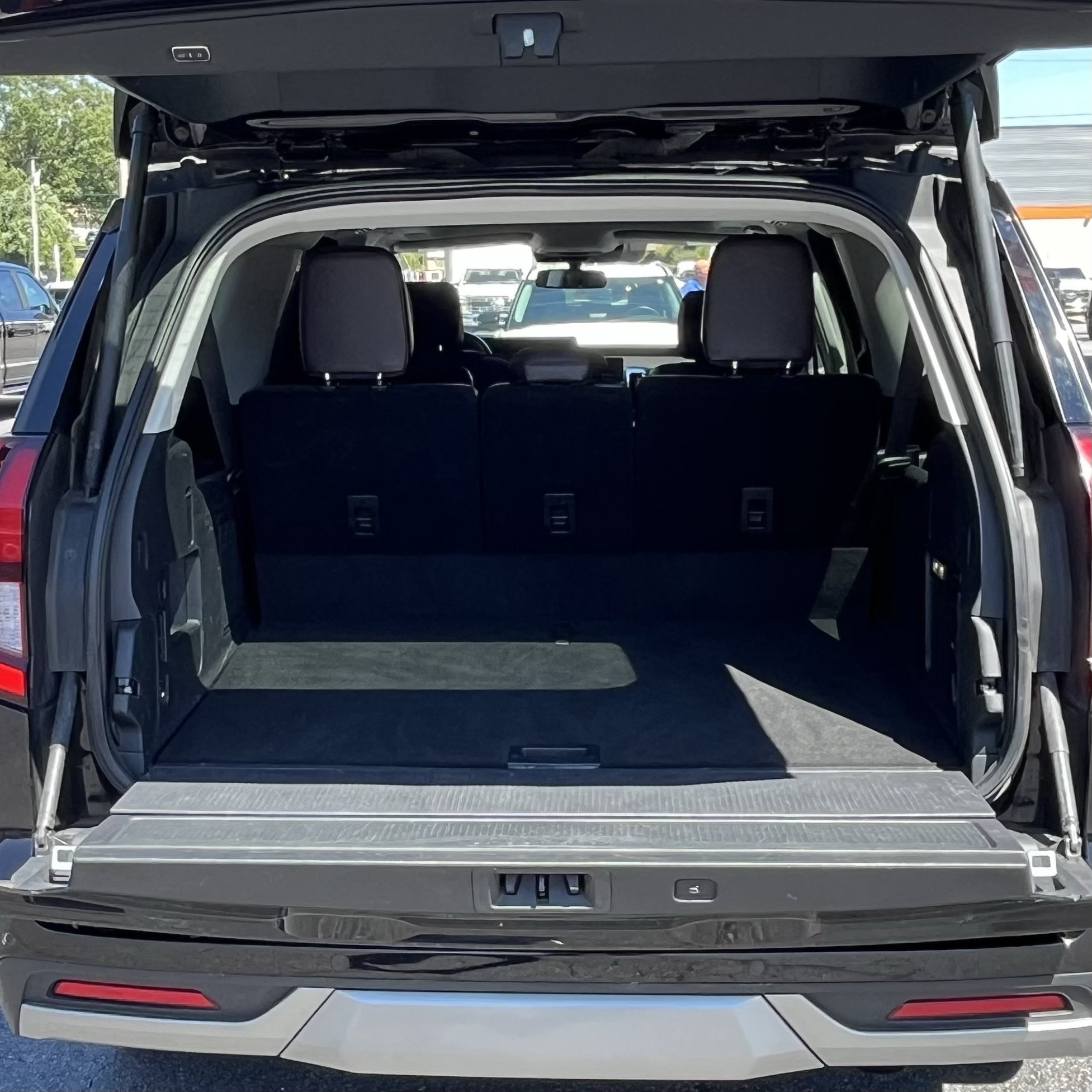 Certified 2025 Ford Expedition Max Platinum w/ Platinum Ultimate Package AWD/4WD image 17