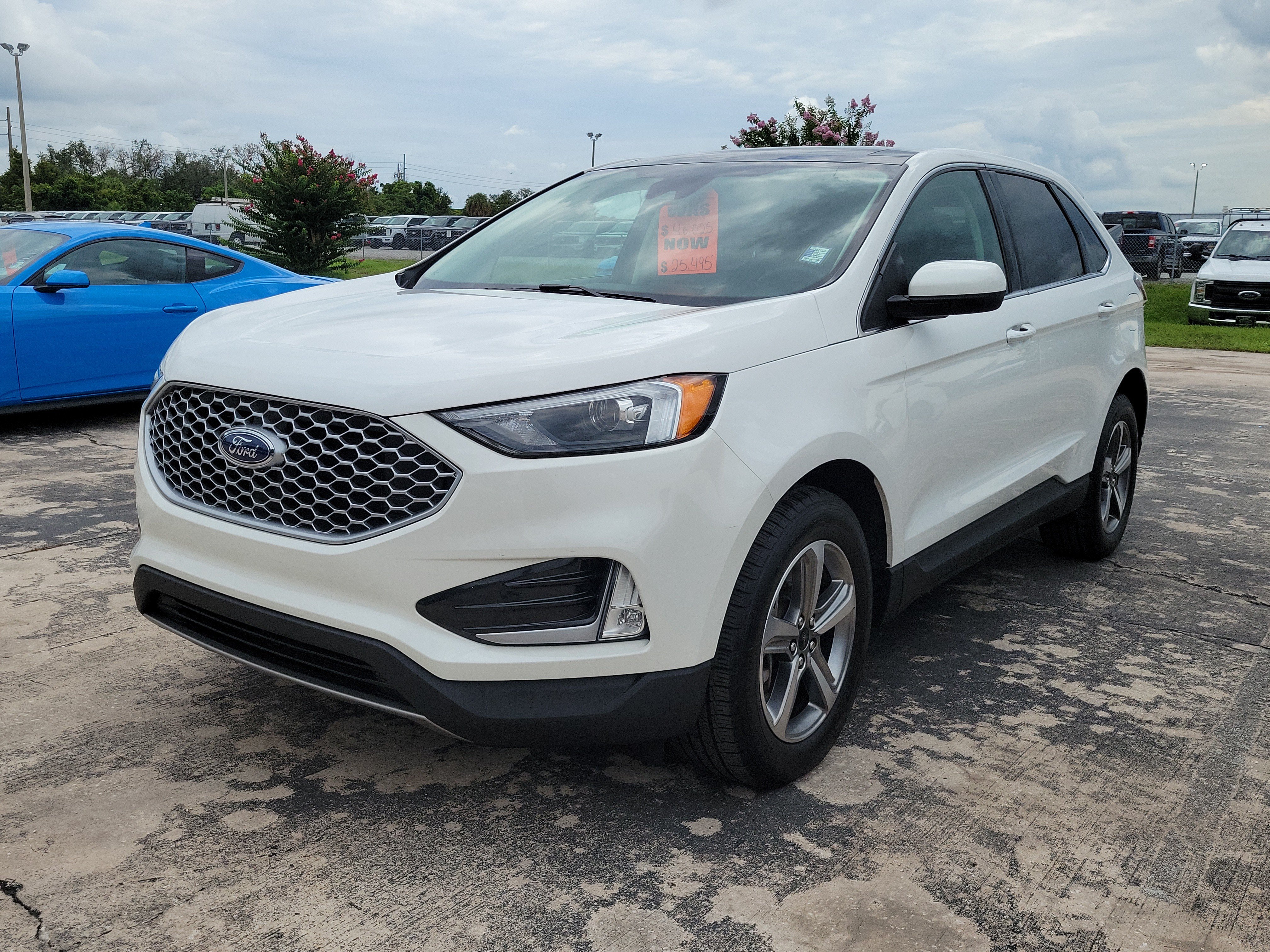 Certified 2023 Ford Edge SEL w/ Convenience Package AWD/4WD image 3
