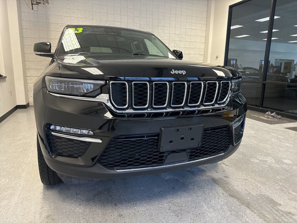 Used 2023 Jeep Grand Cherokee Limited w/ Trailer Tow Prep Group (B) image 16