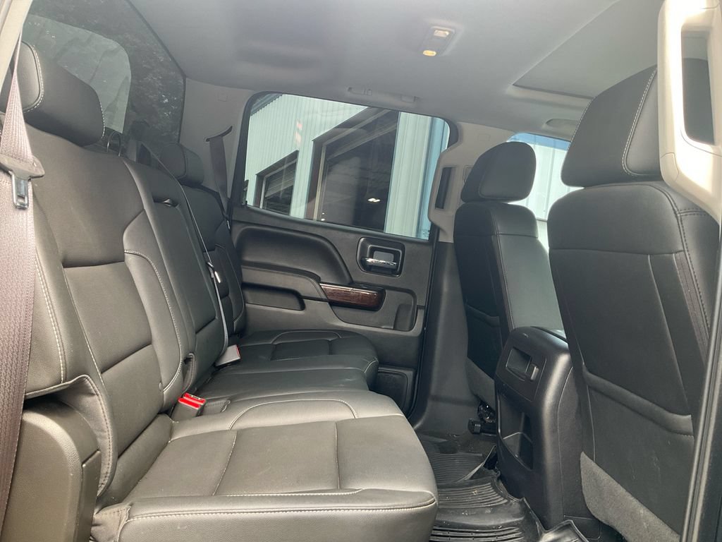Used 2017 GMC Sierra 1500 SLT w/ Suspension Package, Off-Road AWD/4WD image 13