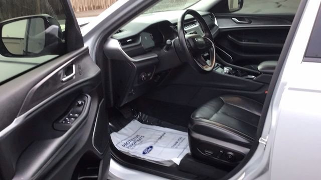 Used 2021 Jeep Grand Cherokee L Limited image 16