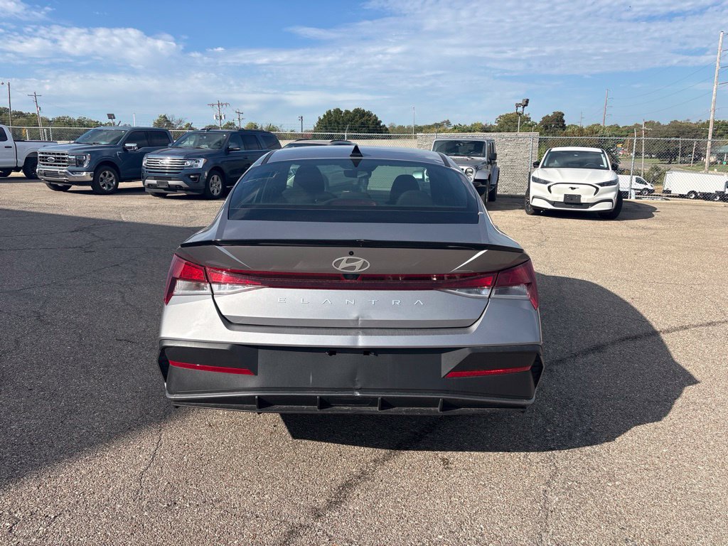 Used 2026 Hyundai Elantra Sport FWD image 6