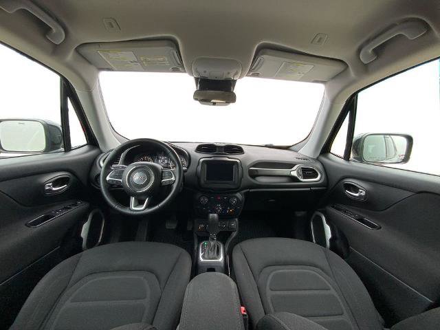 Used 2018 Jeep Renegade Latitude w/ Cold Weather Group image 15