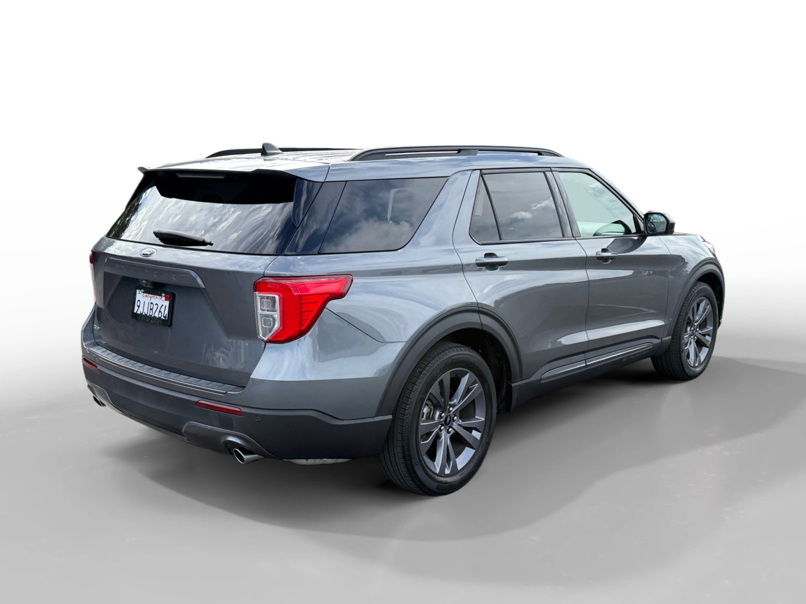 Certified 2023 Ford Explorer XLT w/ Equipment Group 202A RWD image 5