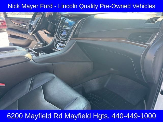 Used 2020 Cadillac Escalade Luxury image 15