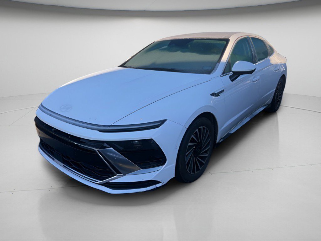 Used 2024 Hyundai Sonata Limited image 4
