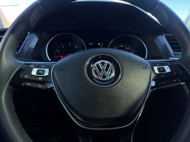 Used 2020 Volkswagen Tiguan SE w/ Panoramic Sunroof Package image 21