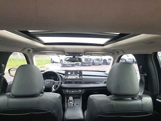 Used 2022 Mitsubishi Outlander SE AWD/4WD image 14