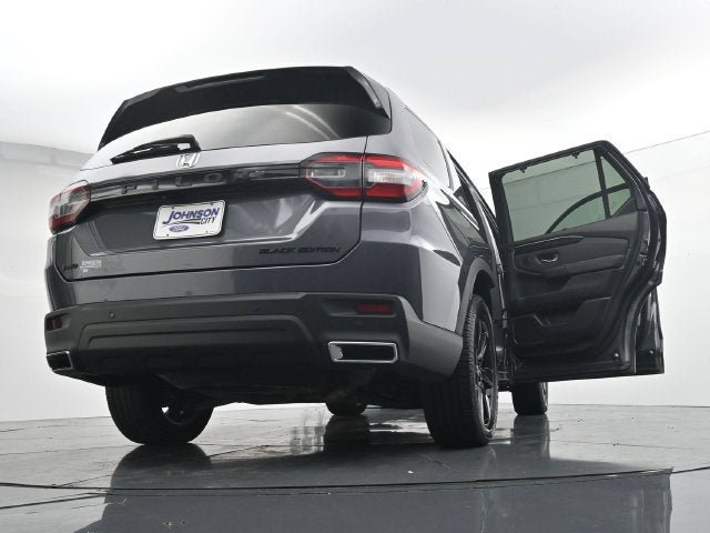 Used 2025 Honda Pilot Black Edition image 48
