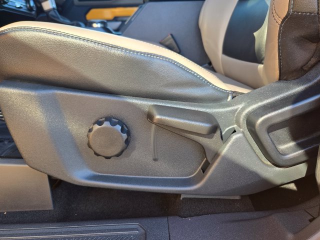 Certified 2022 Ford Bronco Wildtrak AWD/4WD image 12