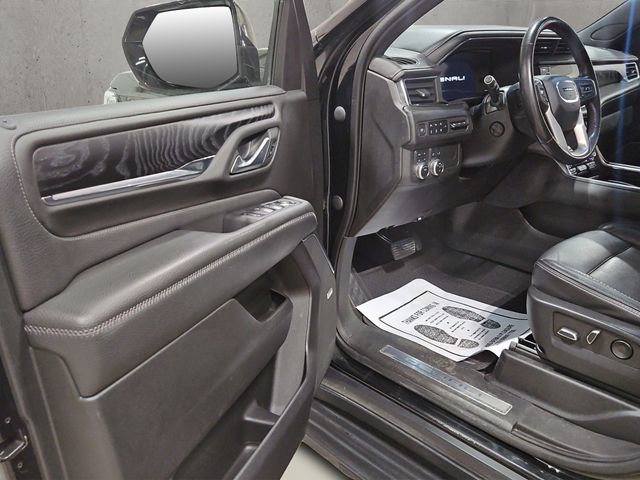 Used 2022 GMC Yukon XL Denali AWD/4WD image 11