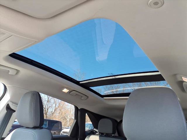 Certified 2022 Ford Escape SE w/ SE Sport Appearance Package image 22