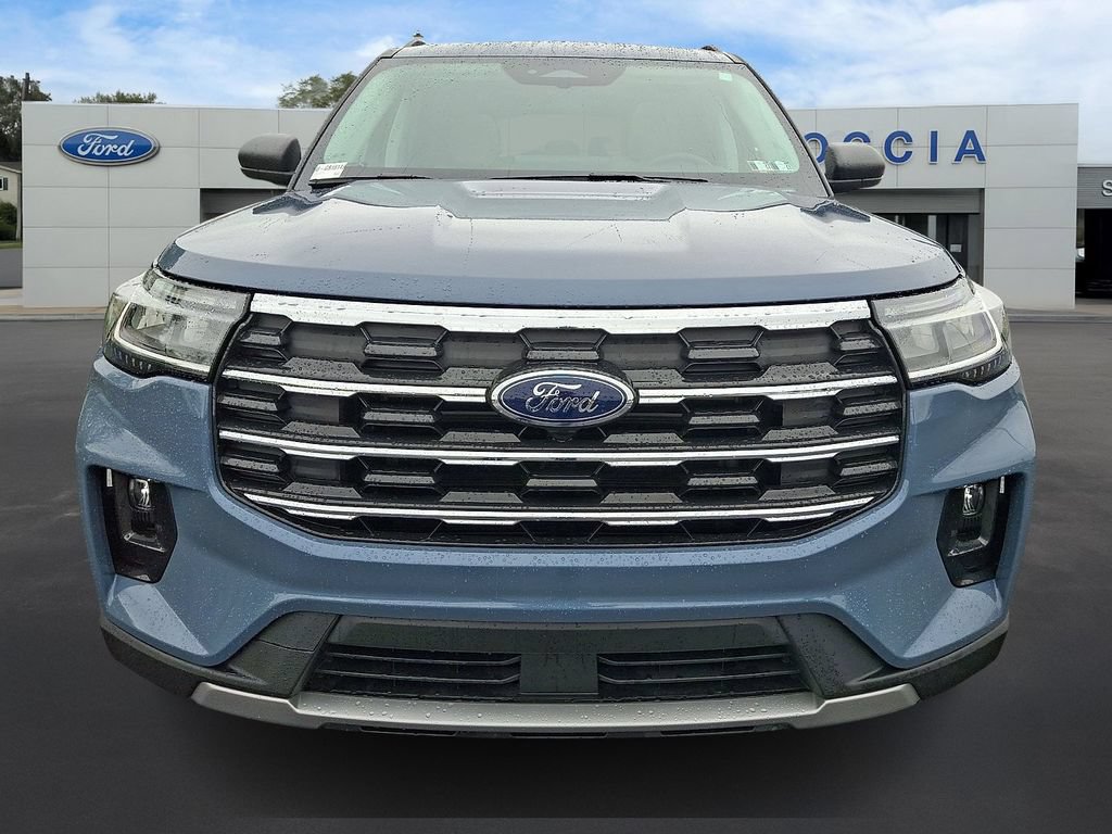 Certified 2025 Ford Explorer Active w/ Active Comfort Package AWD/4WD image 2