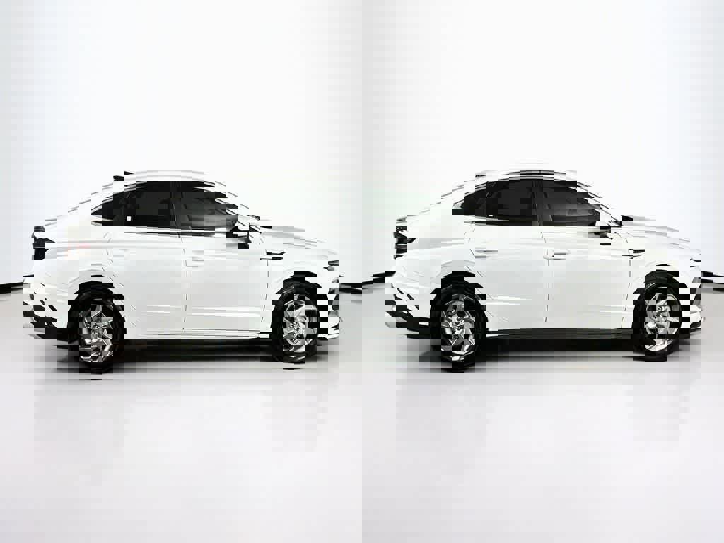 Used 2025 Hyundai Sonata SE FWD image 6