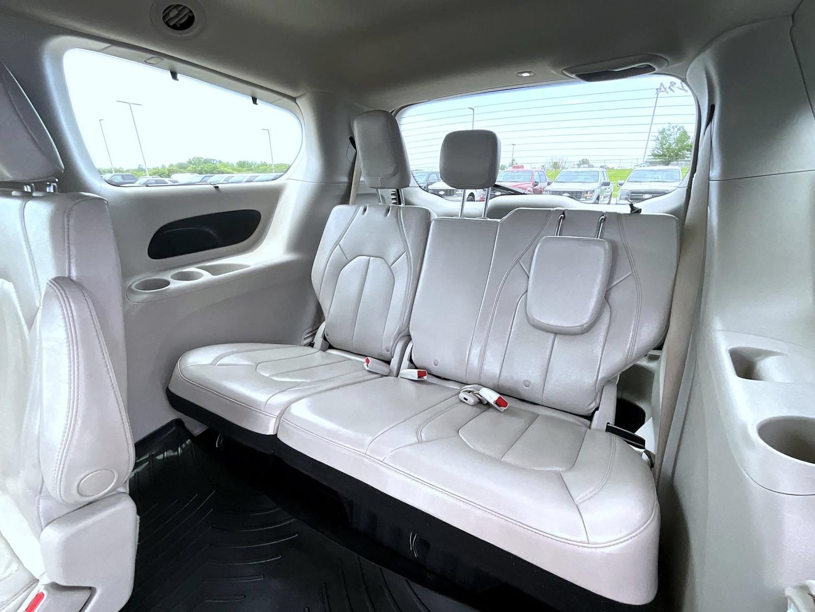 Used 2021 Chrysler Pacifica Touring-L FWD image 20