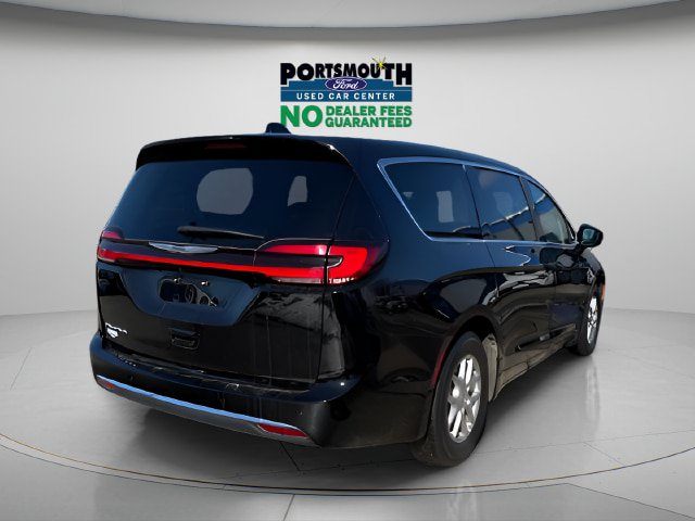 Used 2024 Chrysler Pacifica Touring-L FWD image 28