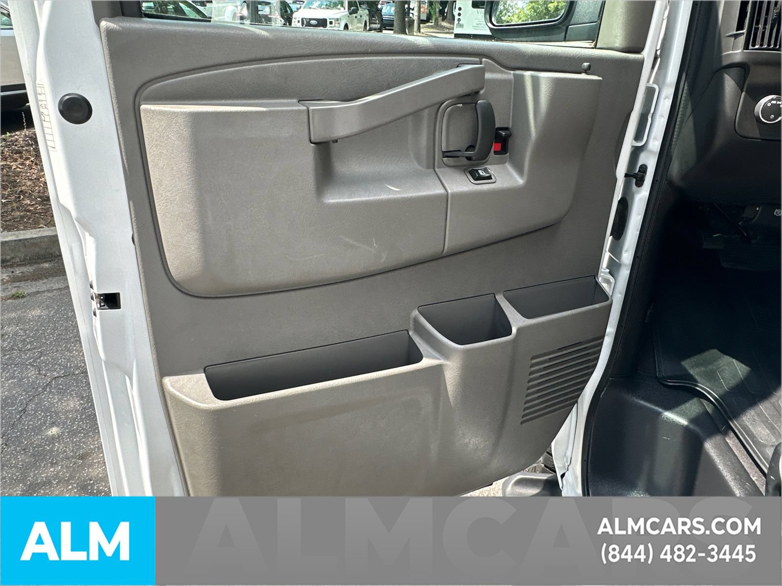Used 2025 Chevrolet Express 3500 LT w/ LT Preferred Equipment Group RWD image 11