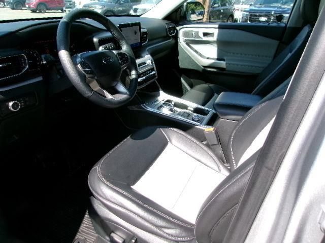 Certified 2023 Ford Explorer XLT w/ Equipment Group 202A AWD/4WD image 10