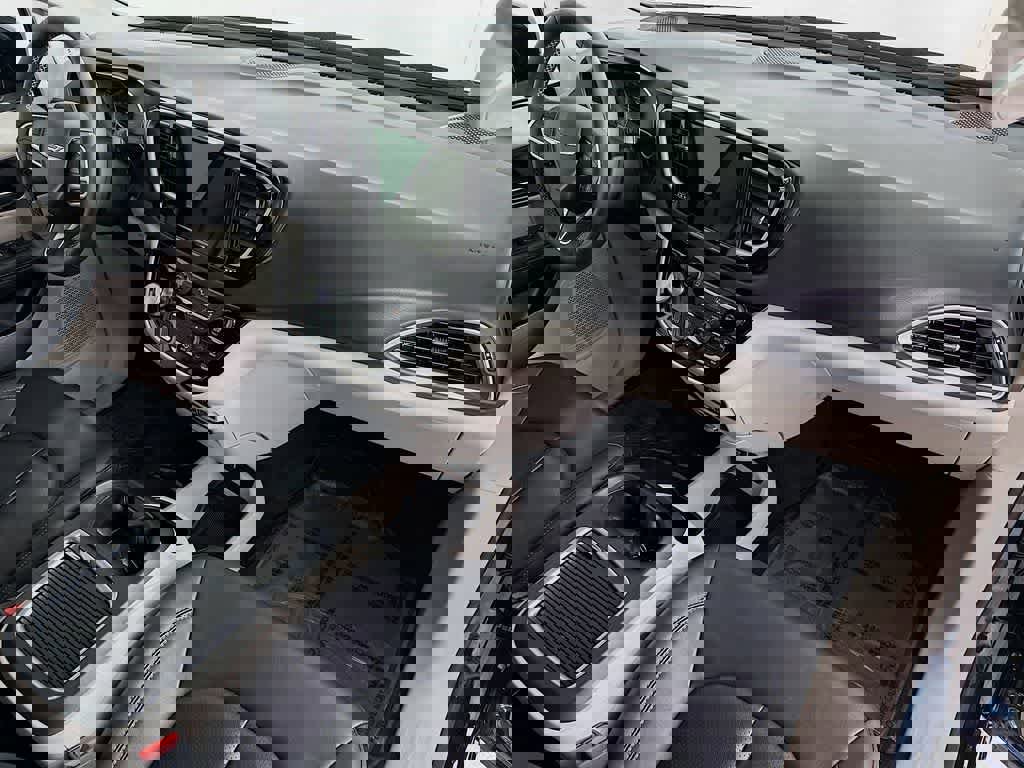 Used 2024 Chrysler Pacifica Touring-L image 33