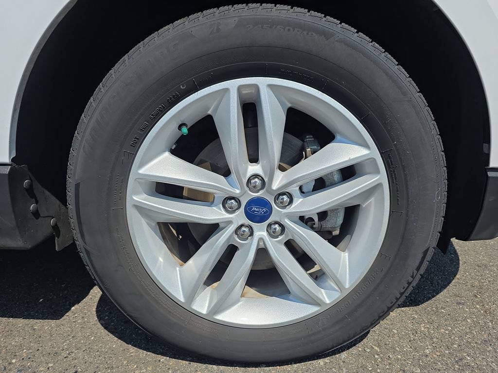 Certified 2018 Ford Edge SEL FWD image 31