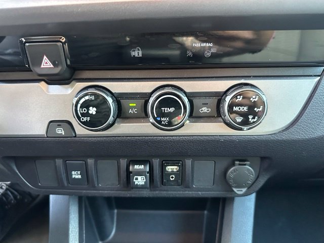 Used 2018 Toyota Tacoma SR5 RWD image 19