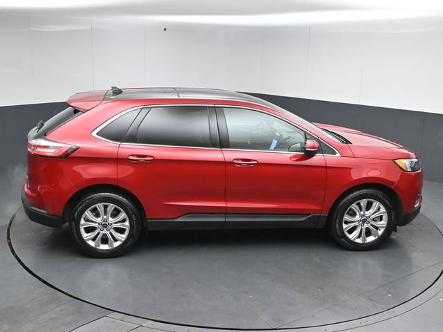 Certified 2022 Ford Edge Titanium w/ Class II Trailer Tow Package image 18