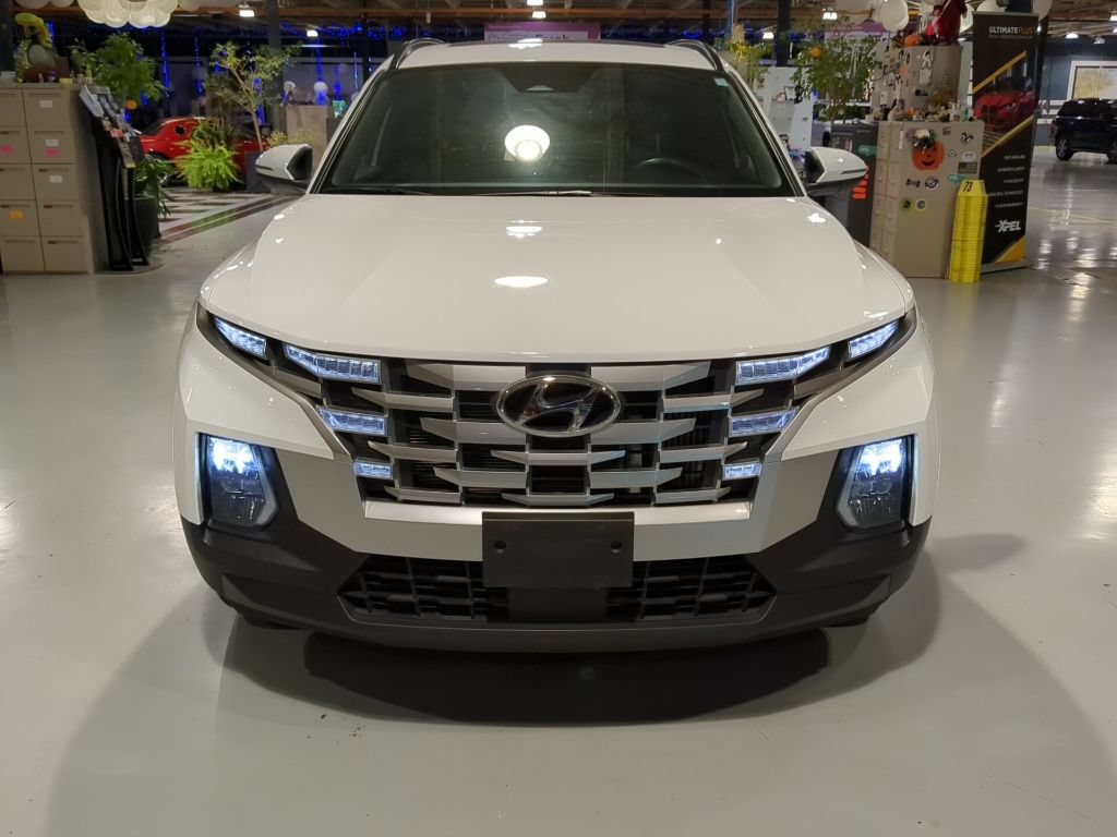 Used 2023 Hyundai Santa Cruz SEL Premium w/ Cargo Package AWD/4WD image 3